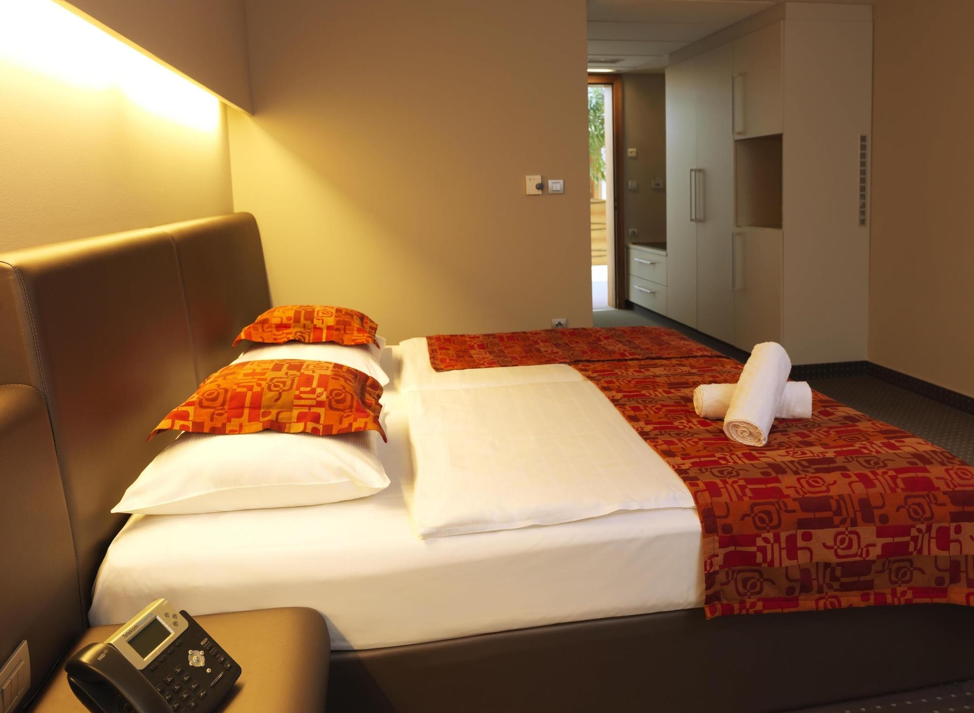 Hotel Thermana Park Lasko**** Superior Ngoại thất bức ảnh