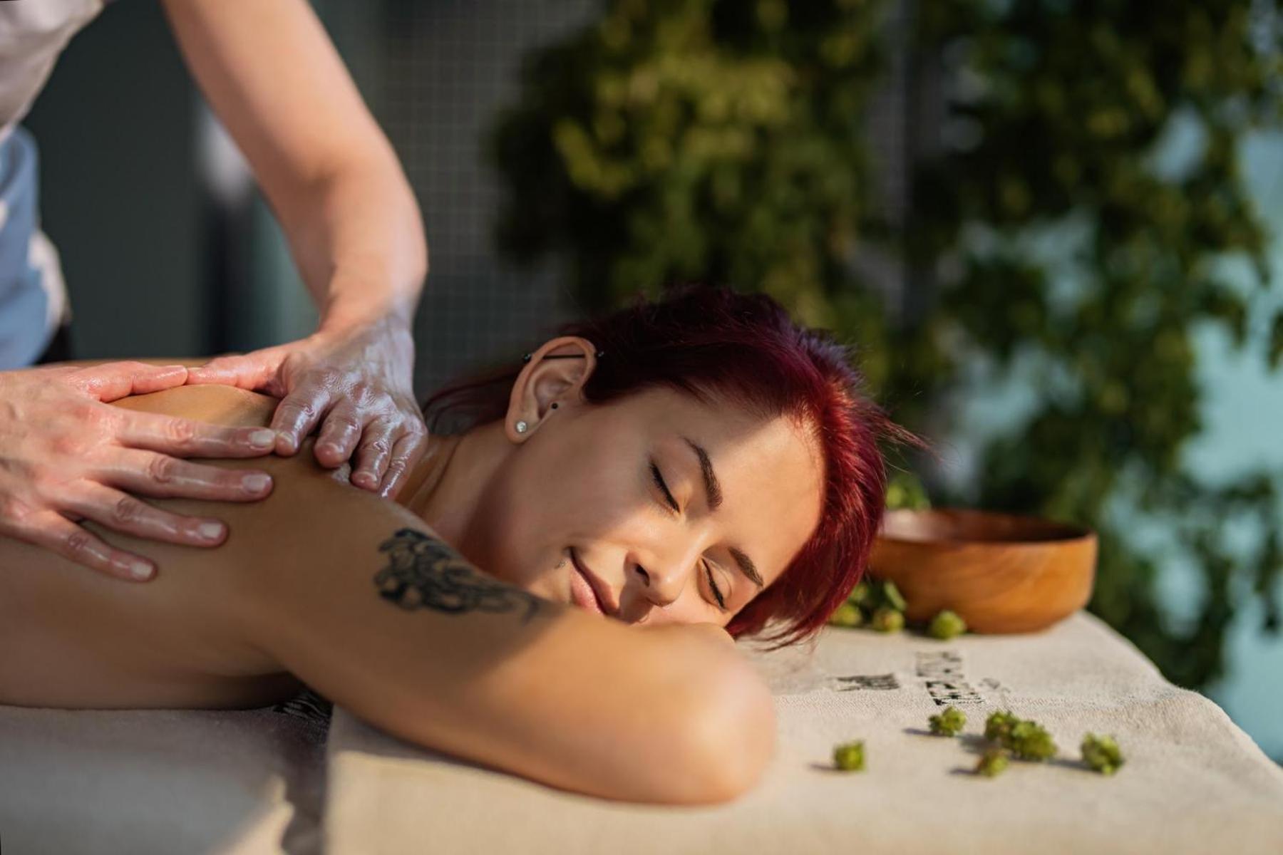 Hotel Thermana Park Lasko**** Superior Ngoại thất bức ảnh