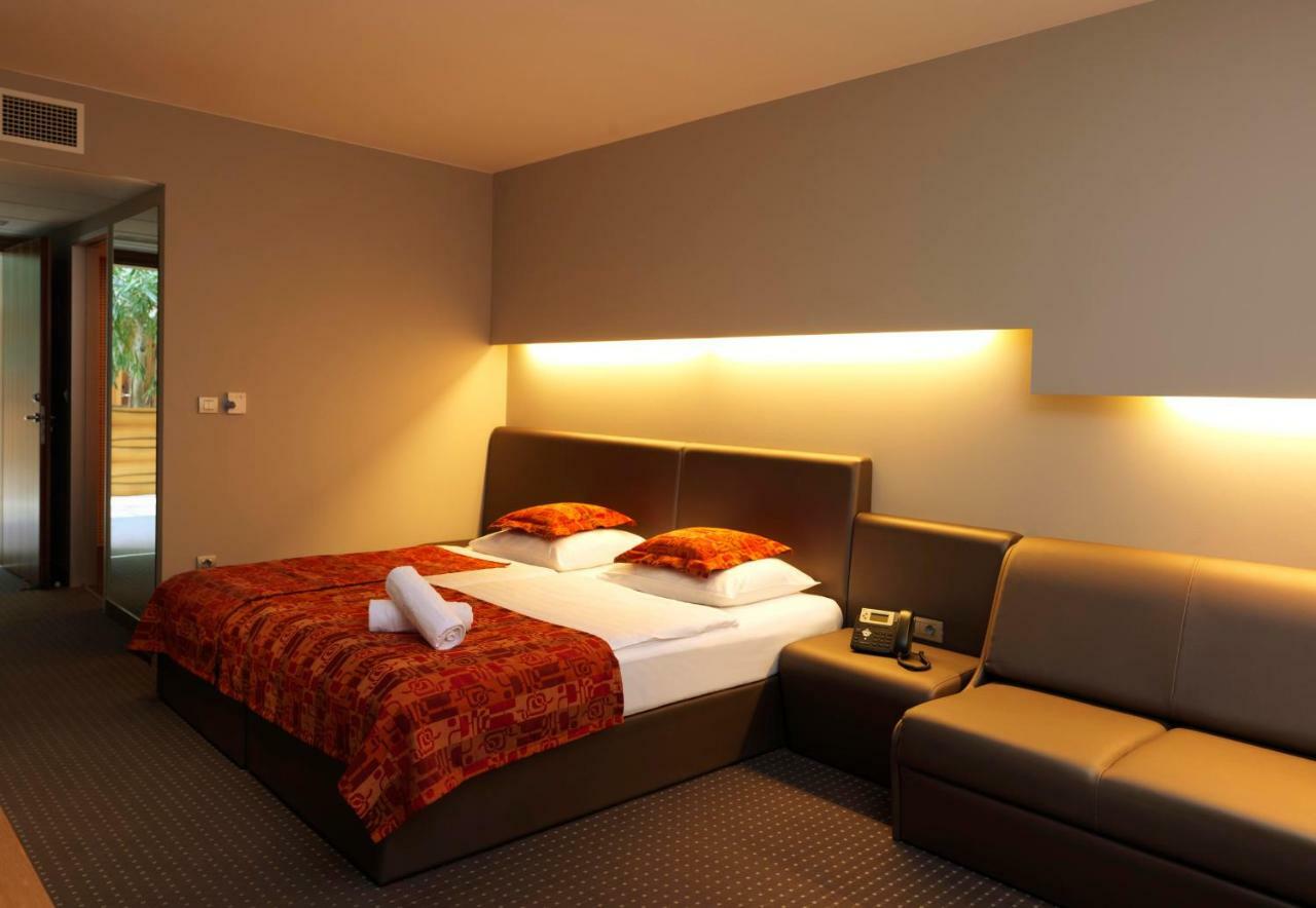 Hotel Thermana Park Lasko**** Superior Ngoại thất bức ảnh