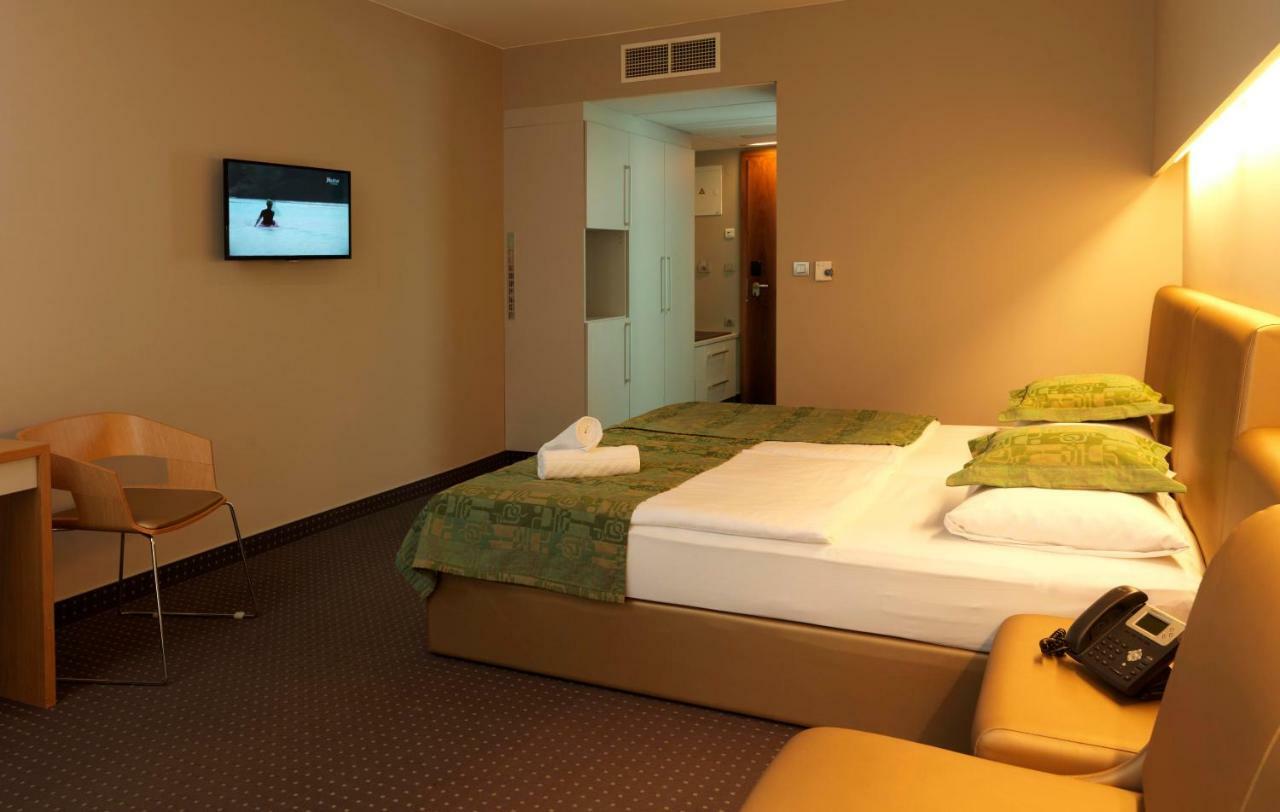 Hotel Thermana Park Lasko**** Superior Ngoại thất bức ảnh